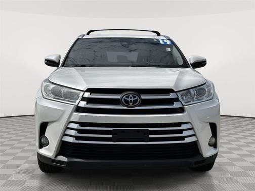 Blizzard Pearl 2019 Toyota Highlander XLE
