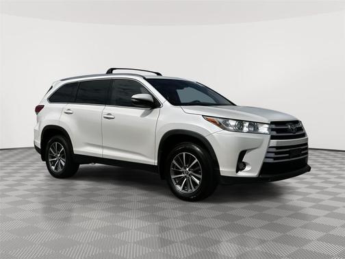 Blizzard Pearl 2019 Toyota Highlander XLE