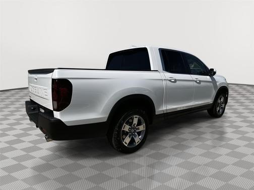 Platinum White Pearl 2026 Honda Ridgeline RTL
