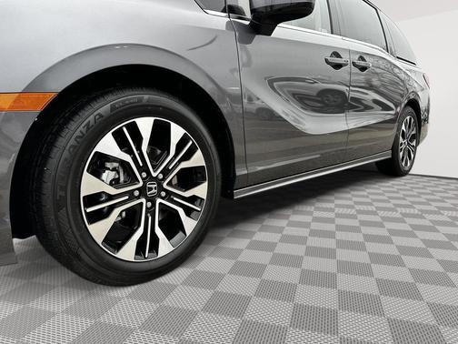 Modern Steel Metallic 2026 Honda Odyssey Elite