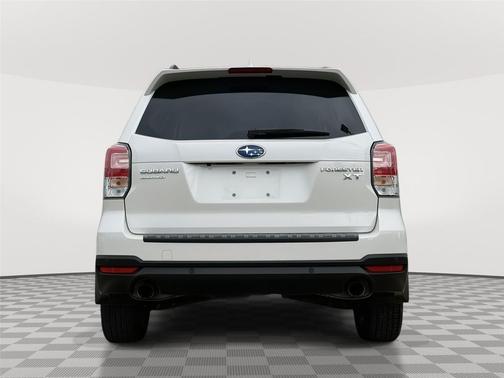 Crystal White Pearl 2018 Subaru Forester 2.0XT Touring