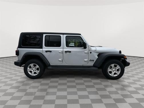 Silver Zynith Clearcoat 2022 Jeep Wrangler Unlimited Sport
