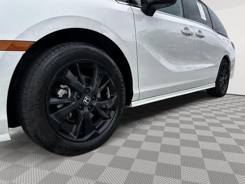 Platinum White Pearl 2024 Honda Odyssey Sport