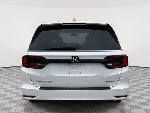 Platinum White Pearl 2024 Honda Odyssey Sport