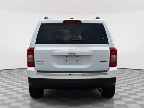 Bright White Clearcoat 2016 Jeep Patriot High Altitude