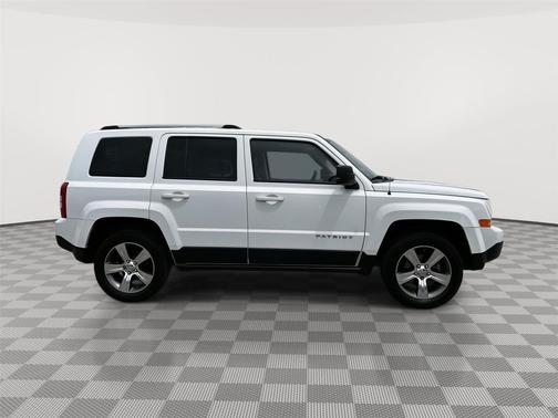 Bright White Clearcoat 2016 Jeep Patriot High Altitude