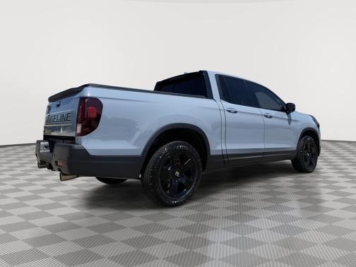 Sonic Gray Pearl 2024 Honda Ridgeline Black