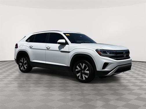 Pure White 2022 Volkswagen Atlas Cross Sport 2.0T SE