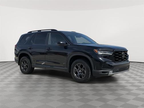 Crystal Black Pearl 2025 Honda Pilot TrailSport
