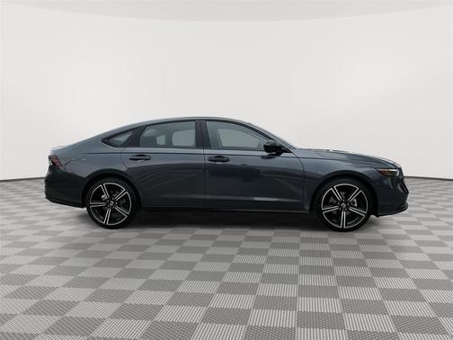 Meteorite Gray Metallic 2026 Honda Accord SE