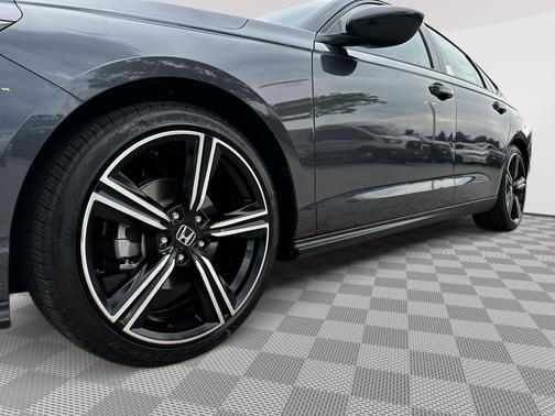 Meteorite Gray Metallic 2026 Honda Accord SE
