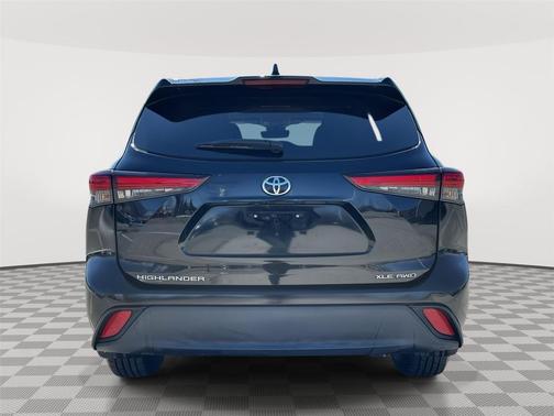 Midnight Black Metallic 2023 Toyota Highlander XLE