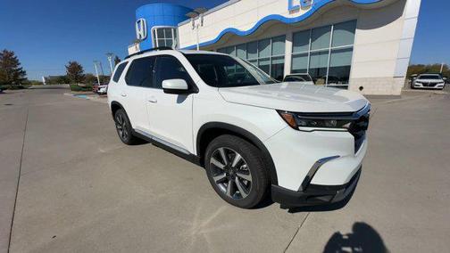 2025 Honda Pilot Touring 8-Passenger