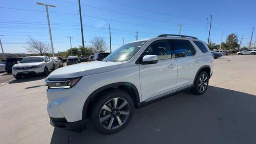 2025 Honda Pilot Touring 8-Passenger