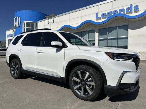 2025 Honda Pilot Touring 8-Passenger