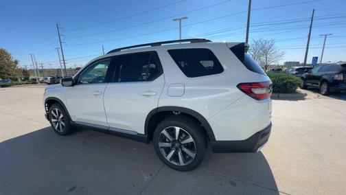 2025 Honda Pilot Touring 8-Passenger