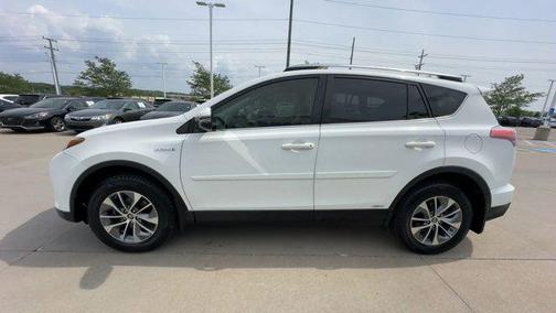 2017 Toyota RAV4 Hybrid XLE