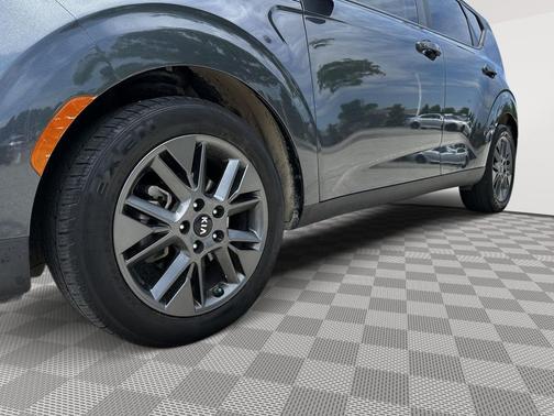 Gravity Grey 2020 Kia Soul EX
