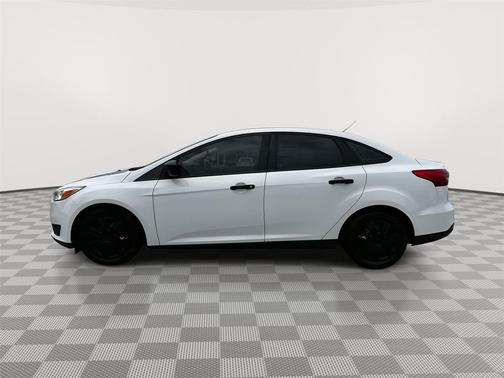 OXFORD WHITE 2018 Ford Focus SE