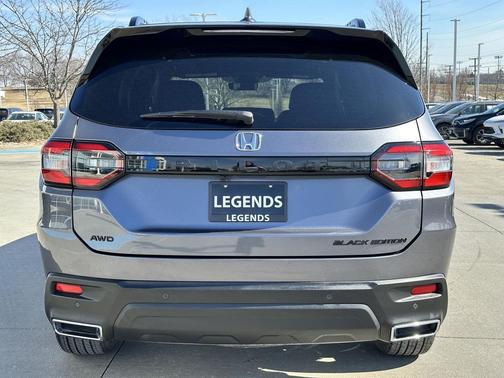 2025 Honda Pilot Black Edition