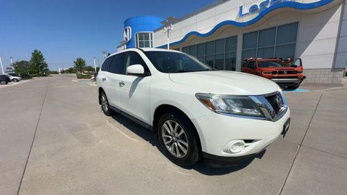 2015 Nissan Pathfinder S