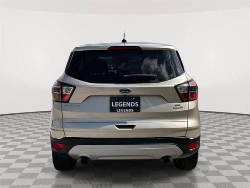 WHITE GOLD METALLIC 2017 Ford Escape SE