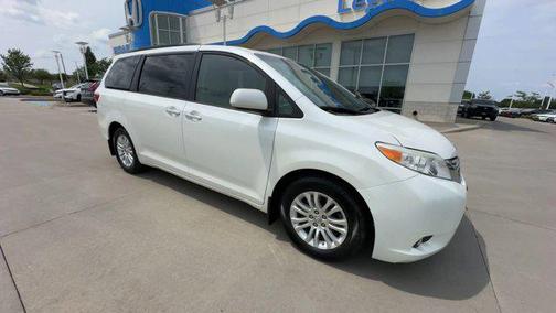 2015 Toyota Sienna XLE
