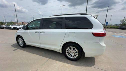 2015 Toyota Sienna XLE