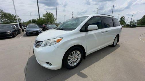 2015 Toyota Sienna XLE