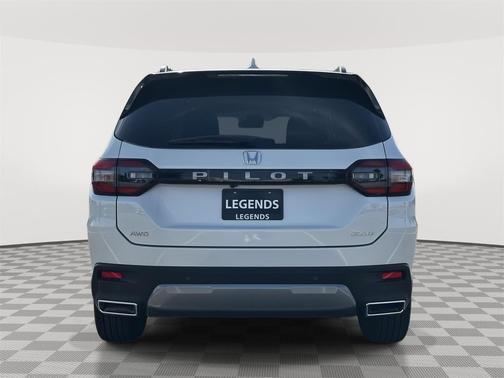 Platinum White Pearl 2026 Honda Pilot Elite