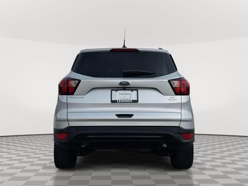 Ingot Silver Metallic 2019 Ford Escape SE