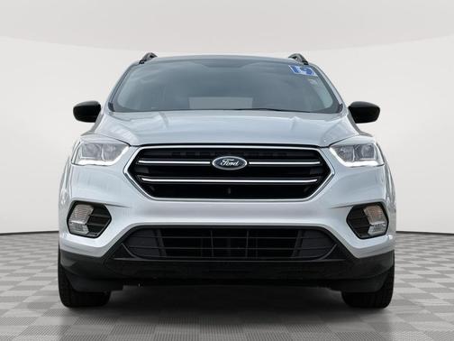 Ingot Silver Metallic 2019 Ford Escape SE