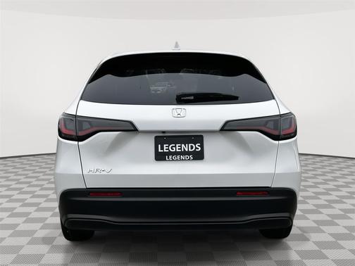 Platinum White Pearl 2026 Honda HR-V LX
