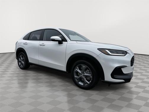 Platinum White Pearl 2026 Honda HR-V LX