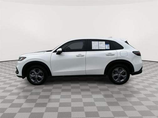 Platinum White Pearl 2026 Honda HR-V LX