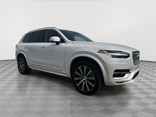 Crystal White Metallic 2024 Volvo XC90 B5 Core Bright Theme