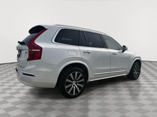 Crystal White Metallic 2024 Volvo XC90 B5 Core Bright Theme