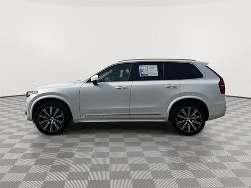 Crystal White Metallic 2024 Volvo XC90 B5 Core Bright Theme
