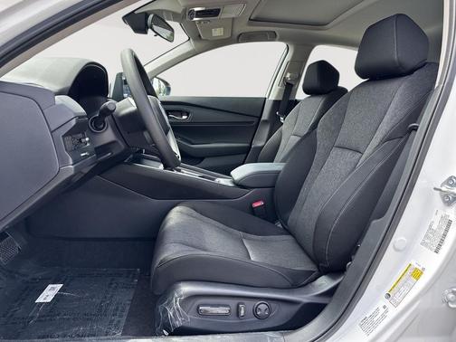 Platinum White Pearl 2026 Honda Accord SE