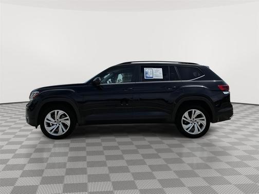 Deep Black Pearl 2021 Volkswagen Atlas 3.6L SE w/Technology