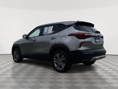 Steel Gray 2021 Kia Seltos LX