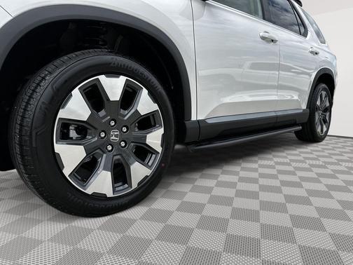 Platinum White Pearl 2026 Honda Pilot Elite