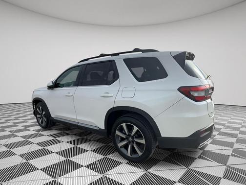 2023 Honda Pilot AWD Elite
