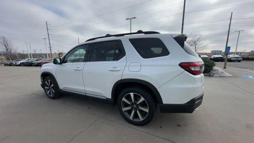 2023 Honda Pilot AWD Elite