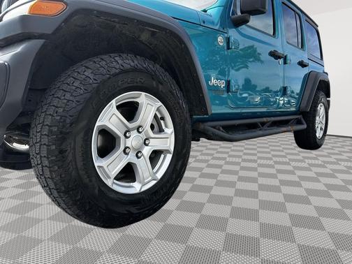 Bikini Pearlcoat 2019 Jeep Wrangler Unlimited Sport