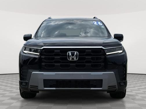 Crystal Black Pearl 2026 Honda Pilot Touring 8-Passenger