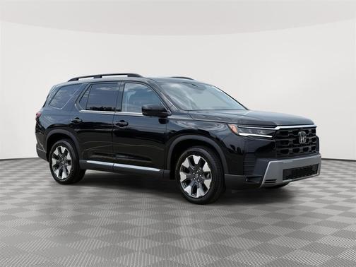 Crystal Black Pearl 2026 Honda Pilot Touring 8-Passenger