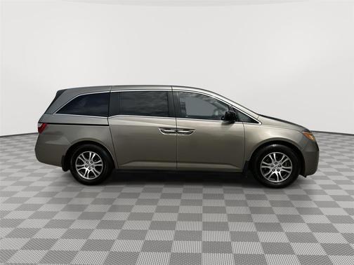 Alabaster Silver Metallic 2012 Honda Odyssey EX-L