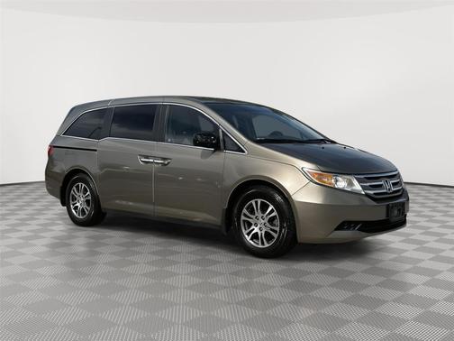 Alabaster Silver Metallic 2012 Honda Odyssey EX-L