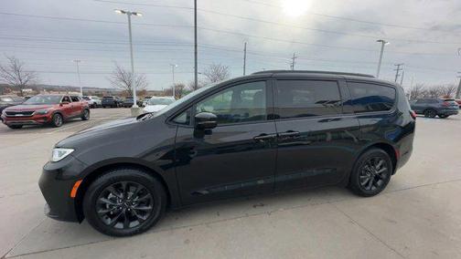 2021 Chrysler Pacifica Touring